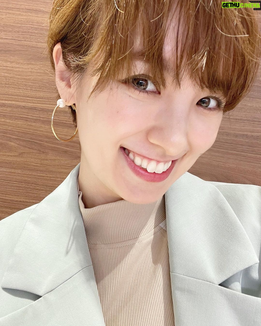 Akina Minami Instagram - 《プチブランチ》衣装✨ 写真1・2枚目 ジャケット、ワンピース @fumiku_tokyo 中に着たトップス @limue_official ピアス @blueta1handmade 靴 @dianashoespress 写真3・4枚目 コート @anen_official シャツワンピ @restock.fashion パンツ @fumiku_tokyo ピアス @amitiecredirdesign ブーツ @randa_pic 写真5・6枚目 衣装全て @un3d_official サンダル @dianashoespress ピアス @abiste_official 写真7・8枚目 ベスト @limue_official トップス、スカート @ekcookies_jp ブーツ @randa_pic ピアス @abiste_official