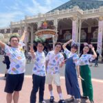 Akina Minami Instagram - 7月17日(月)〜20日の《プチブランチ》は東京ディズニーリゾート特集です🥳 楽しすぎたー✨‼︎ テンションあがりすぎてトーク噛みまくりでした🫣笑 観てね✨TVerでも観れるよ✨ この日のお洋服は サロペット　 @anogh_official ピアス @ajinco_style です☺️