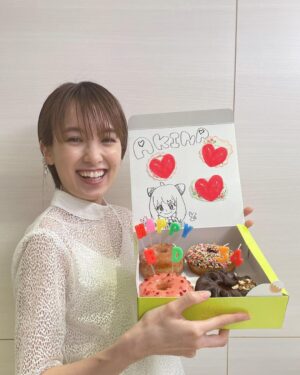 Akina Minami Instagram - メイクさんスタイリストさんマネージャーさんにもお誕生日お祝いしていただきました☺️✨