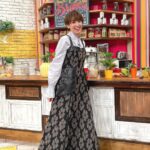 Akina Minami Instagram - 今週の《プチブランチ》衣装✨ 写真1・2枚目 シャツ @ekcookies_jp ワンピース @fumiku_tokyo ピアス @magunolia_tokyo 靴 @randa_pic 写真3・4枚目 セットアップ @fumiku_tokyo ピアス @amitiecredirdesign 靴 @dianashoespress