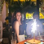 Akshara Gowda Instagram – Well in my head I’m still 18 🫶😁
Last 36 hrs of my life …. With peeps who matter and with things I love (cake / alcohol / food / dancing / laughter ) 💃 ❤️🫶
When life in itself is a blessing 🤩 #gratitude
#grateful #birthday Happy Place ;)
