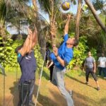 Akshay Kumar Instagram – Just before the beginning of the Pro Kabaddi League, got a chance to play a friendly game of volleyball with my @bengal.warriors. Glad to see you guys shining in the league so far. Proud of #AamarWarriors.
And it was double the fun when @tigerjackieshroff and @dishapatani joined in!! Guess karo hum jeete ya nahi?