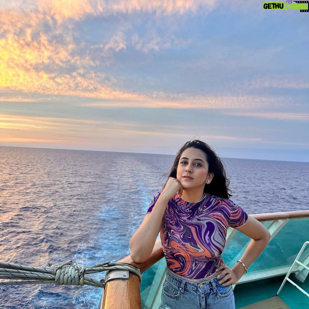 Akshaya hariharan Instagram - I Sea you 🫶🏻 @cordeliacruises Sri Lanka