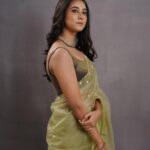 Akshaya hariharan Instagram – Some more blush please✨ Team – @reenapaiva @venki_hairstylist @dxgphotographer @okjthejewellerystore