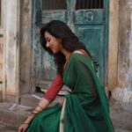 Akshaya hariharan Instagram – அலைபாயுதே💚 Cant get enough of this classic saree @studio_thari  Captured by – @sat_narain  Mua – @shan.s.2017 Jewels – @ishhaara