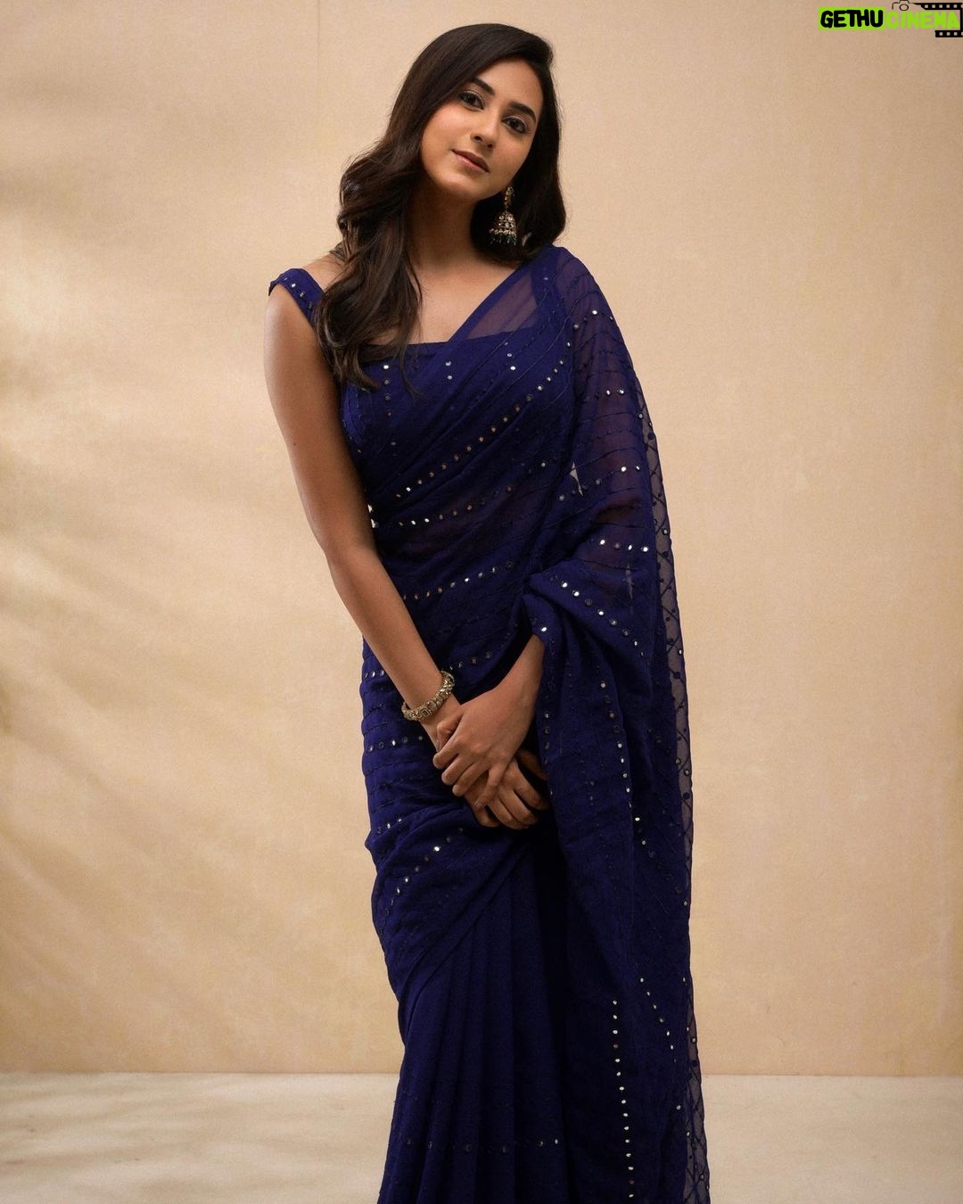 Akshaya hariharan Instagram - Onam Ashamsakal🌻 🥻- @studio_l_by_lini 💄 - @priyaprabu_artistry 📸 - @sathyaphotography3 💎 - @chennai_jazz