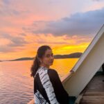 Akshaya hariharan Instagram - 🌅 நான் உன்னைத்தேடும் வேலையிலே நீ மேகம் சூடி ஓடிவிட்டாய்