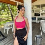 Akshaya hariharan Instagram - Beach please Trincomalee, Sri Lanka