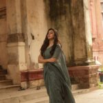Akshaya hariharan Instagram – இதயத்தை தொலைத்து விட்டேன்🌹
 I have lost my tireless wandering heart to the beauty of the red walls