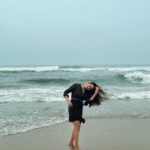 Akshaya hariharan Instagram - One wave at a time🩶