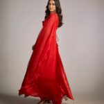 Akshaya hariharan Instagram - And then there is red Team - @advaita.__ @mild.tones @arockiya_amalan_jr_films @mahi_hairandmakeup