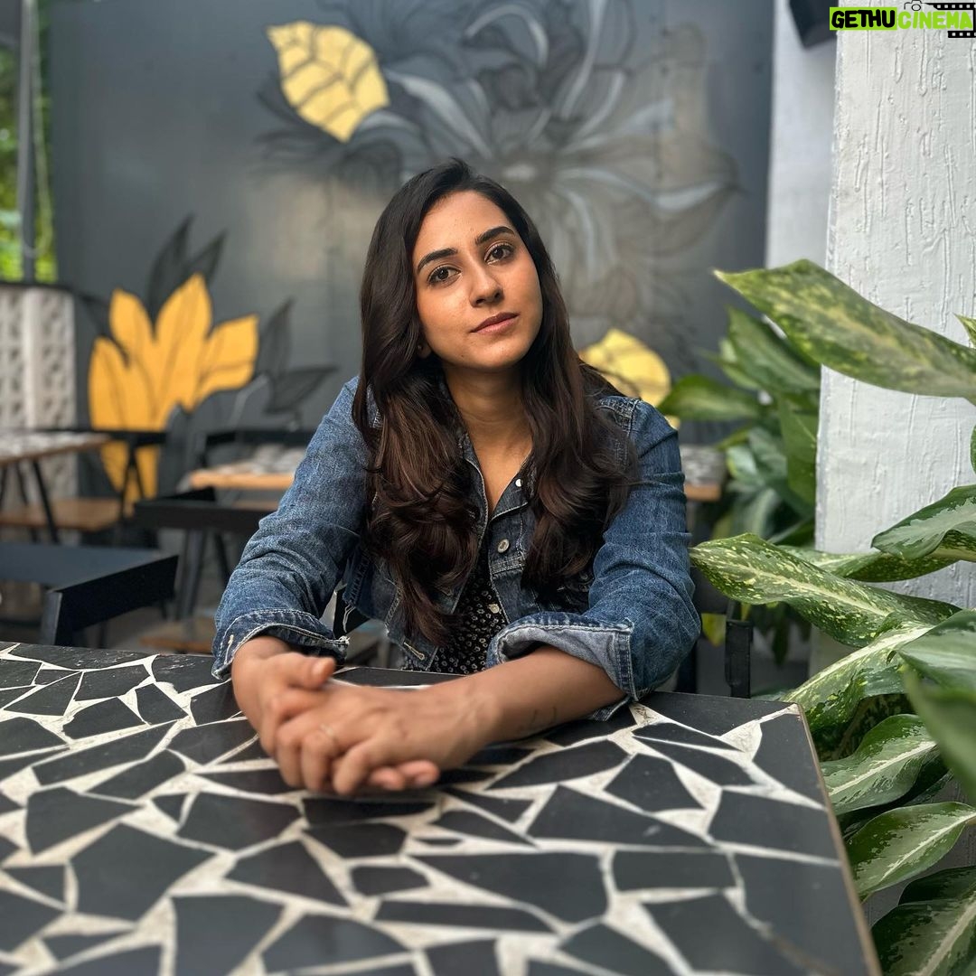 Akshaya hariharan Instagram - Some concealer and tiramisu for this week📍 @pansaucepoetry