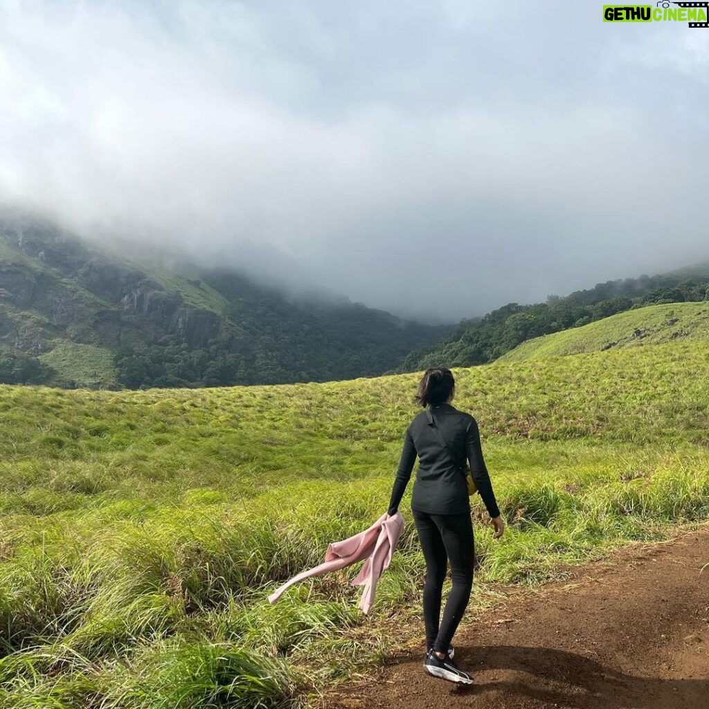 Akshaya hariharan Instagram - My first trek dump⛰️ Chembra Peak