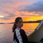 Akshaya hariharan Instagram - 🌅 நான் உன்னைத்தேடும் வேலையிலே நீ மேகம் சூடி ஓடிவிட்டாய்