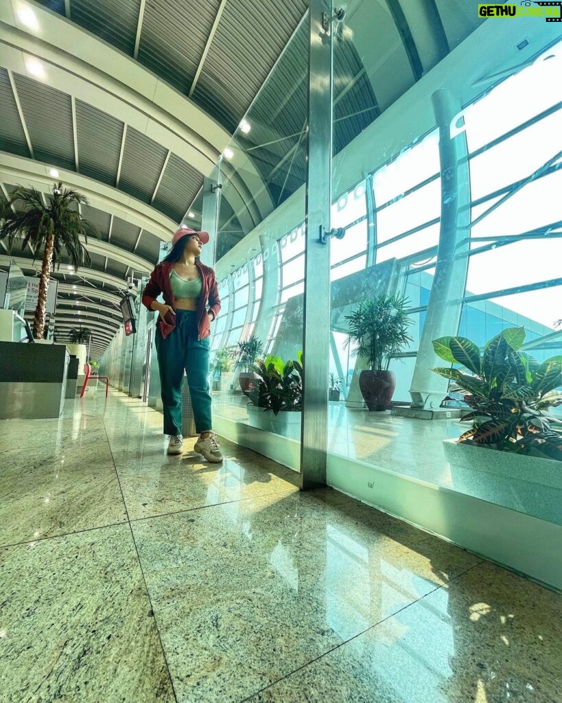 Akshita Mudgal Instagram - Worth Every Mile.💚 #travel #postoftheday #airportlook