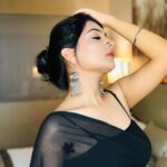 Akshita Mudgal Instagram – Let us live for the beauty of our own reality.
✨🖤
