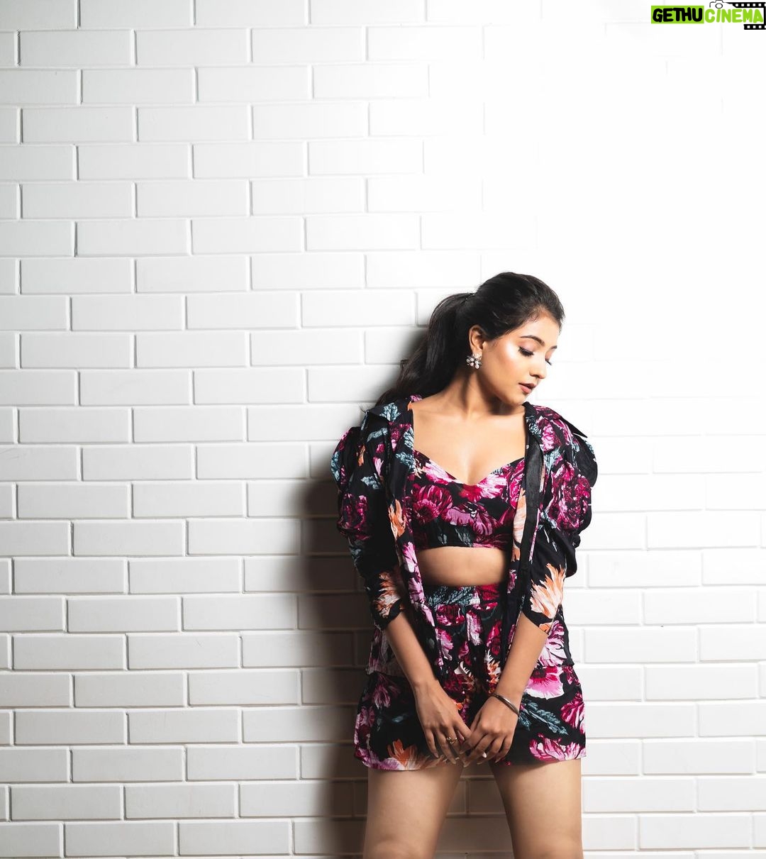 Akshita Mudgal Instagram - Be a game changer- the world has enough followers.✨ Styled by: @styling.your.soul Style Sourced: @style.onrent Outfit by: @cation.clothing Shoes: @stylestryofficial HMUA: @mua_shraddhanand Photography: @van_photography Location📍: @ac0studios Managed By : @sumitpuriya @beamoreentertainment