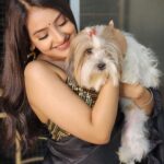 Akshita Mudgal Instagram - My🌎♥️ #Stella Ps- Its difficult to pose with her🤪