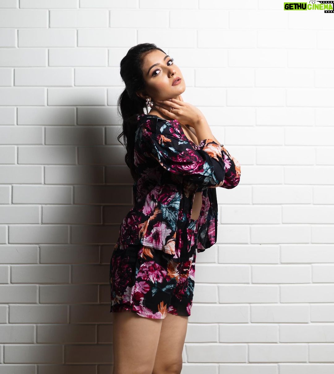 Akshita Mudgal Instagram - Be a game changer- the world has enough followers.✨ Styled by: @styling.your.soul Style Sourced: @style.onrent Outfit by: @cation.clothing Shoes: @stylestryofficial HMUA: @mua_shraddhanand Photography: @van_photography Location📍: @ac0studios Managed By : @sumitpuriya @beamoreentertainment
