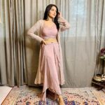 Akshita Mudgal Instagram – Let your soul taste the magic of your own love🌸
Styled by- @nidhikurda @anusoru