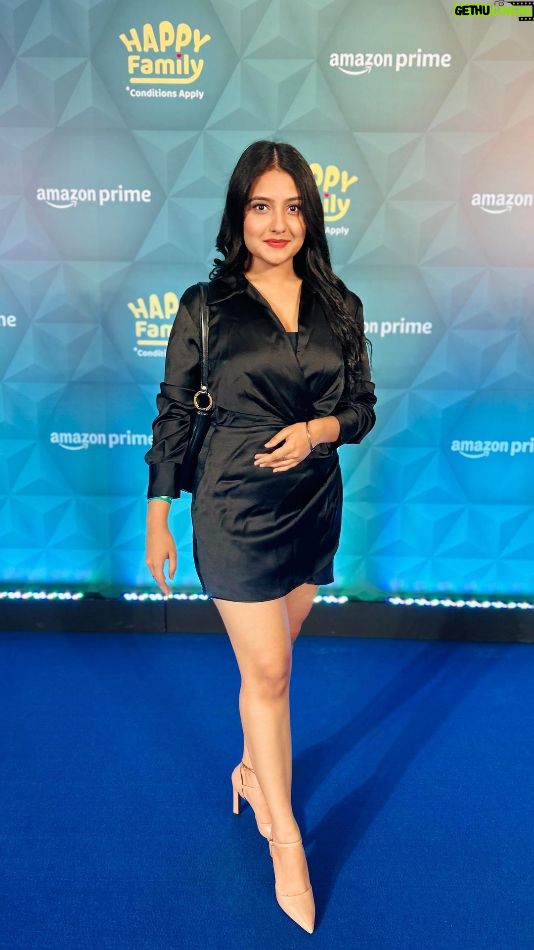 Akshita Mudgal Instagram - My happy family is @hatsoffproduction @jd_majethia @aatishkapadia as they are the ones who believed in me gave me so much in life.✨ N they are coming up with this beautiful series on @primevideoin “Happy Family conditions apply” I want u guys to plz go n watch this n trust me u r gonna have a wonderful experience.♥️ As i alwayz say i m blessed to be a part of this @hatsoffproduction family.🧿 @akshaykelkar @jd_majethia @aatishkapadia
