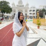 Akshita Mudgal Instagram - Blessed 🤍 #waheguruji #hazursahib #nanded #gurudwara #blessed Pc- @princekiduaa Hazur Sahib Nanded