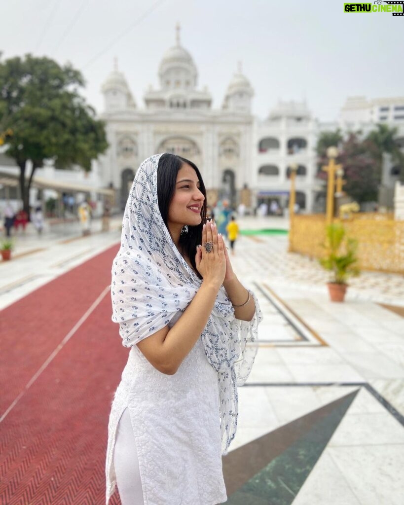 Akshita Mudgal Instagram - Blessed 🤍 #waheguruji #hazursahib #nanded #gurudwara #blessed Pc- @princekiduaa Hazur Sahib Nanded