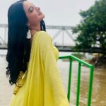 Akshita Mudgal Instagram - The sunshine state of mind💛🌻 📸- @kunal_vinayak_kadam