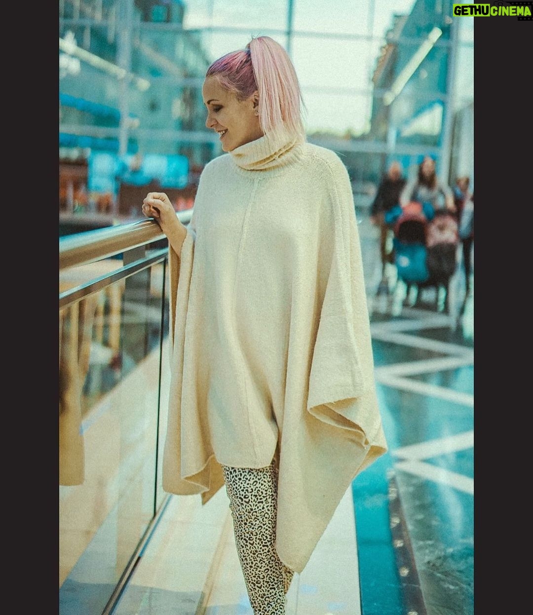 Alba Reig Instagram - Ayer me hicieron esta foto tan chuli. Buenos días, a por el Lunes! 🐤