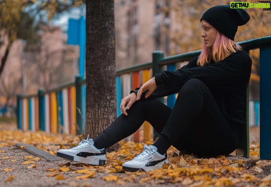 Alba Reig Instagram - ¡Esos nervios en la barriga... es momento de seguir soñando! ¡Gracias por estar a nuestro lado! #KeepDreaming 👟 @PUMASportstyle #CALI Brush disponibles en @ElCorteIngles #PUMAWomen