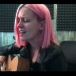 Alba Reig Instagram - Hay canciones bonitas y luego está esta. @nahupennisi #LaPrisión #cover