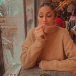 Alba Reig Instagram - Despidiendo y empezando el año a base de fado, bacalao y viño verde. Camino a este 2023 repletito de nuevos propositos. @mariapelaemusica Porto, Portugal
