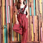 Alejandra Araya Instagram – Otra mas de la Diseñadora Nacional @lolosilvamiranda y su tienda @lolosilvatienda 
Enterizo: Odette
Top: Armina
Make up: @looksbymariana 
Ph: @golokaphotography 
Locación: @bautistarestaurant