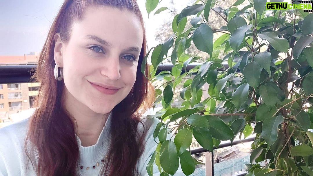 Alejandra Araya Instagram - Que las buenas energías se multipliquen en sus vidas! @niqibazan_