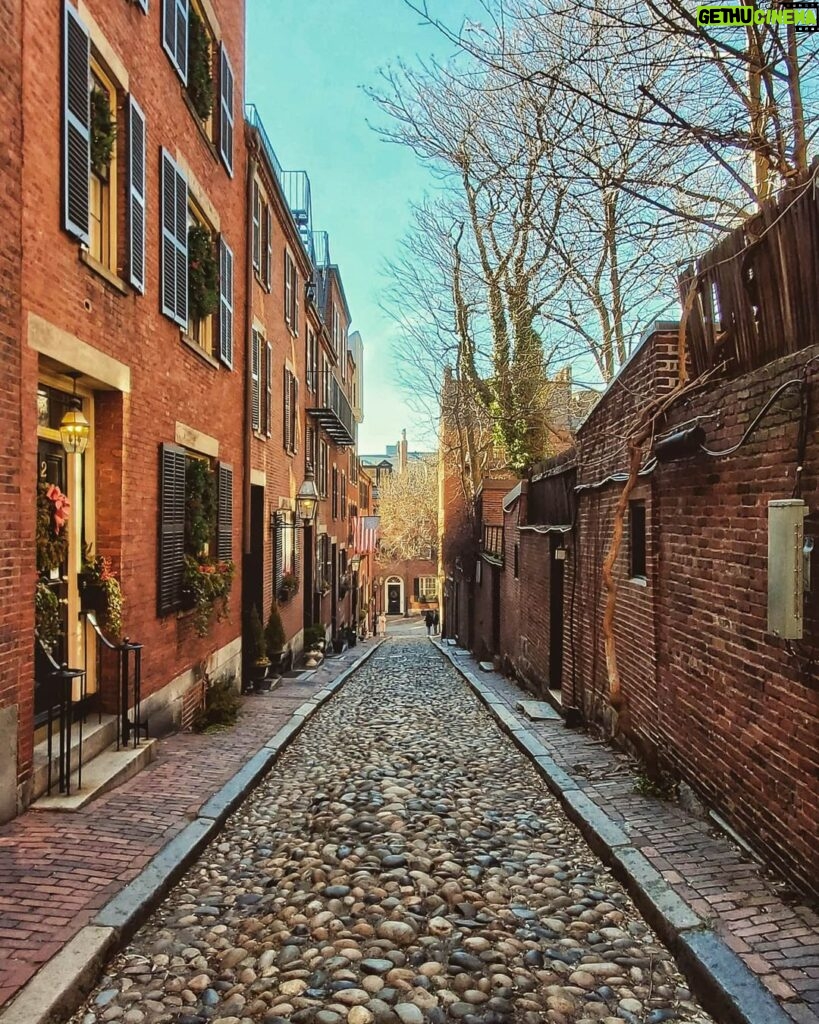 Alejandro Hernández Instagram - La típica Boston, Massachusetts