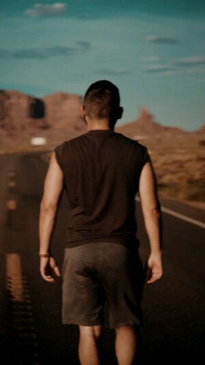 Alejandro Hernández Instagram - Monument Valley was breathtaking

.

#monumentvalley #arizona #travel #igtravel #filmmaking #cinematic