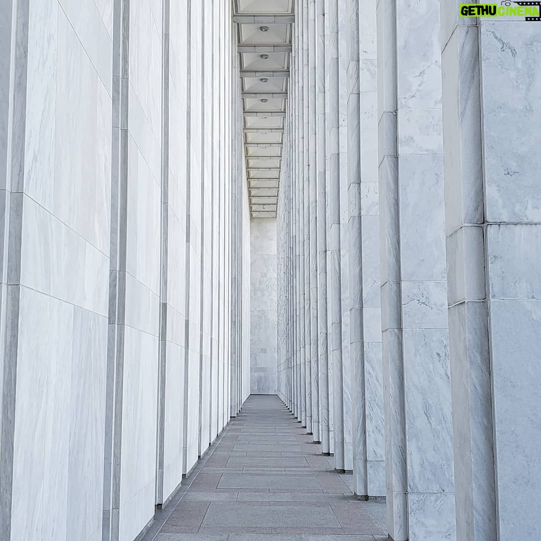 Alejandro Hernández Instagram - L I N E S James Madison Memorial Building