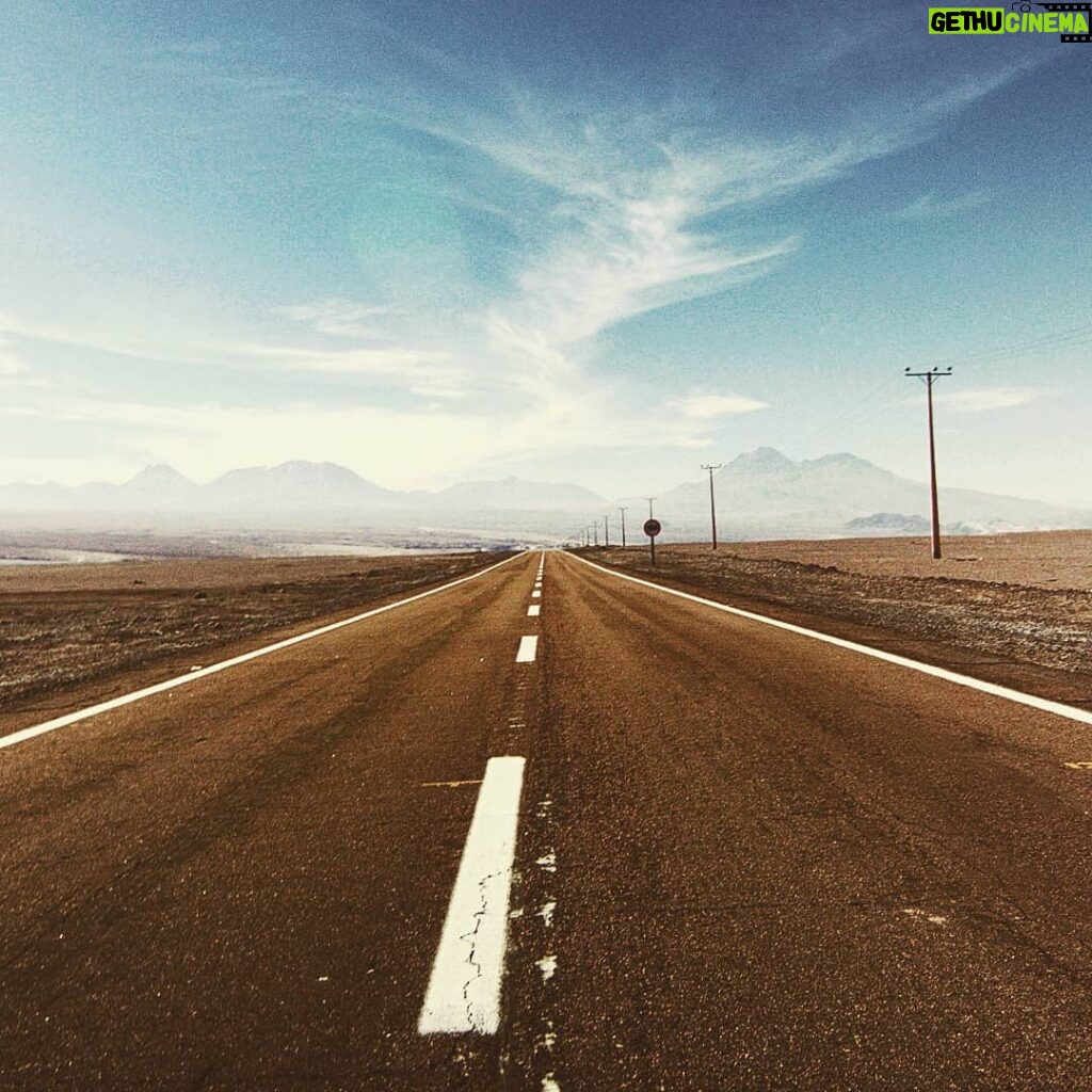 Alejandro Hernández Instagram - En el culo del mundo. The Atacama Desert
