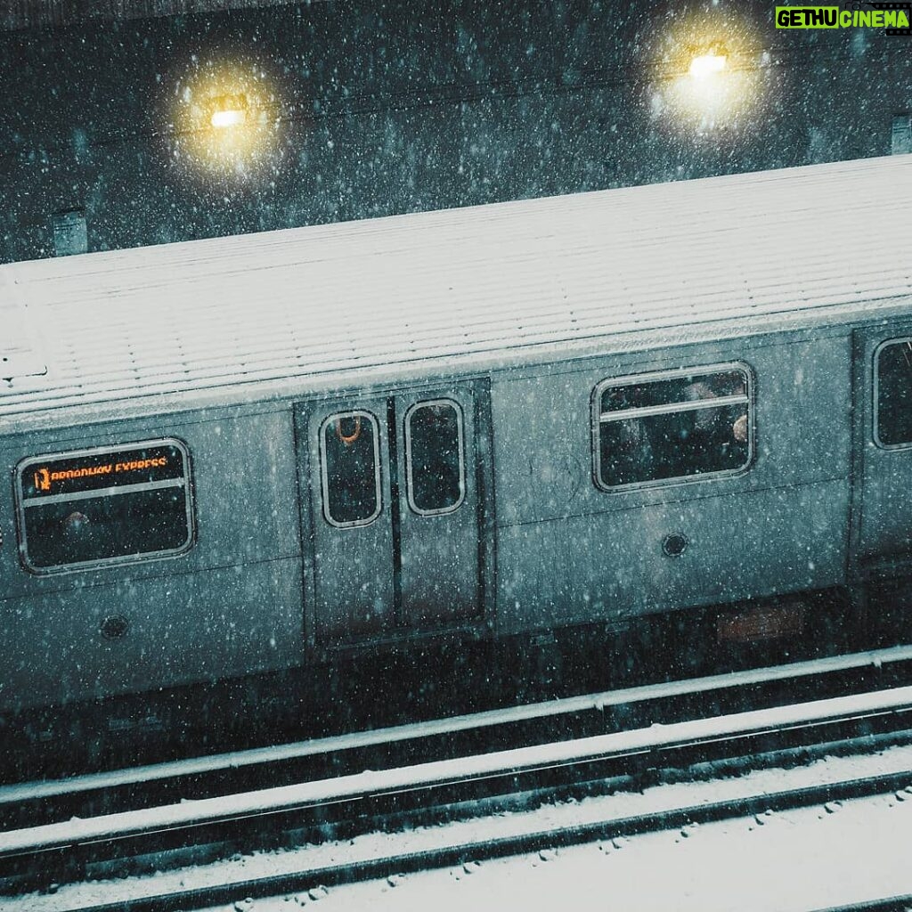 Alejandro Hernández Instagram - First snowfall of the season 🌨 Brooklyn, New York