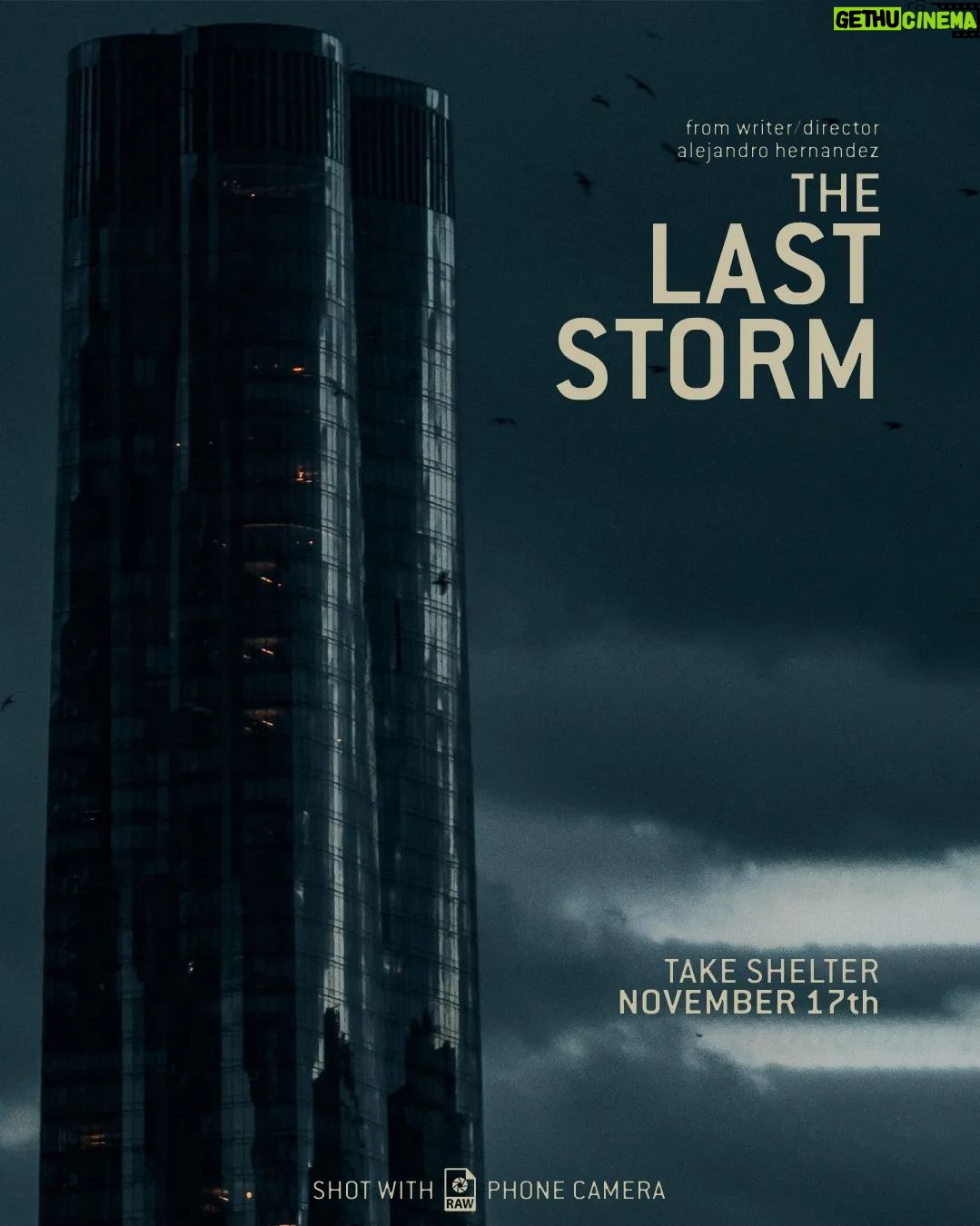 Alejandro Hernández Instagram - Seleccioné algunas fotos que he tomado y las convertí en diseños de posters de películas falsas. Cuál les gusta más?