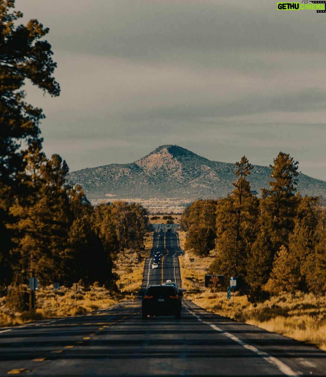 Alejandro Hernández Instagram - On the road Route 66, Arizona