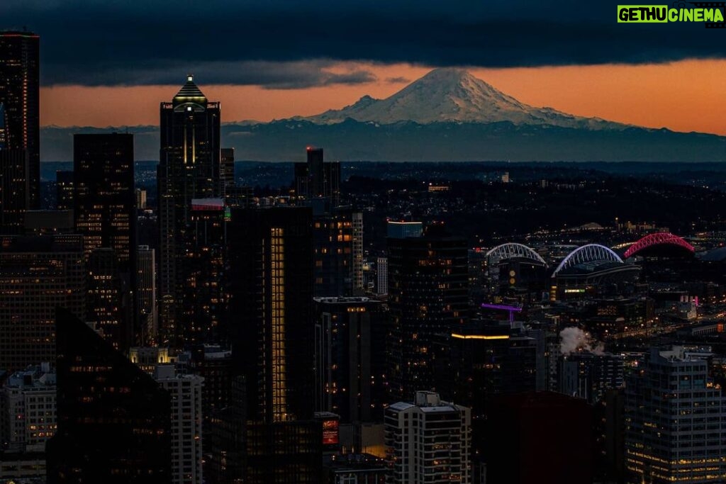 Alejandro Hernández Instagram - Fire & Ice Seattle, Washington