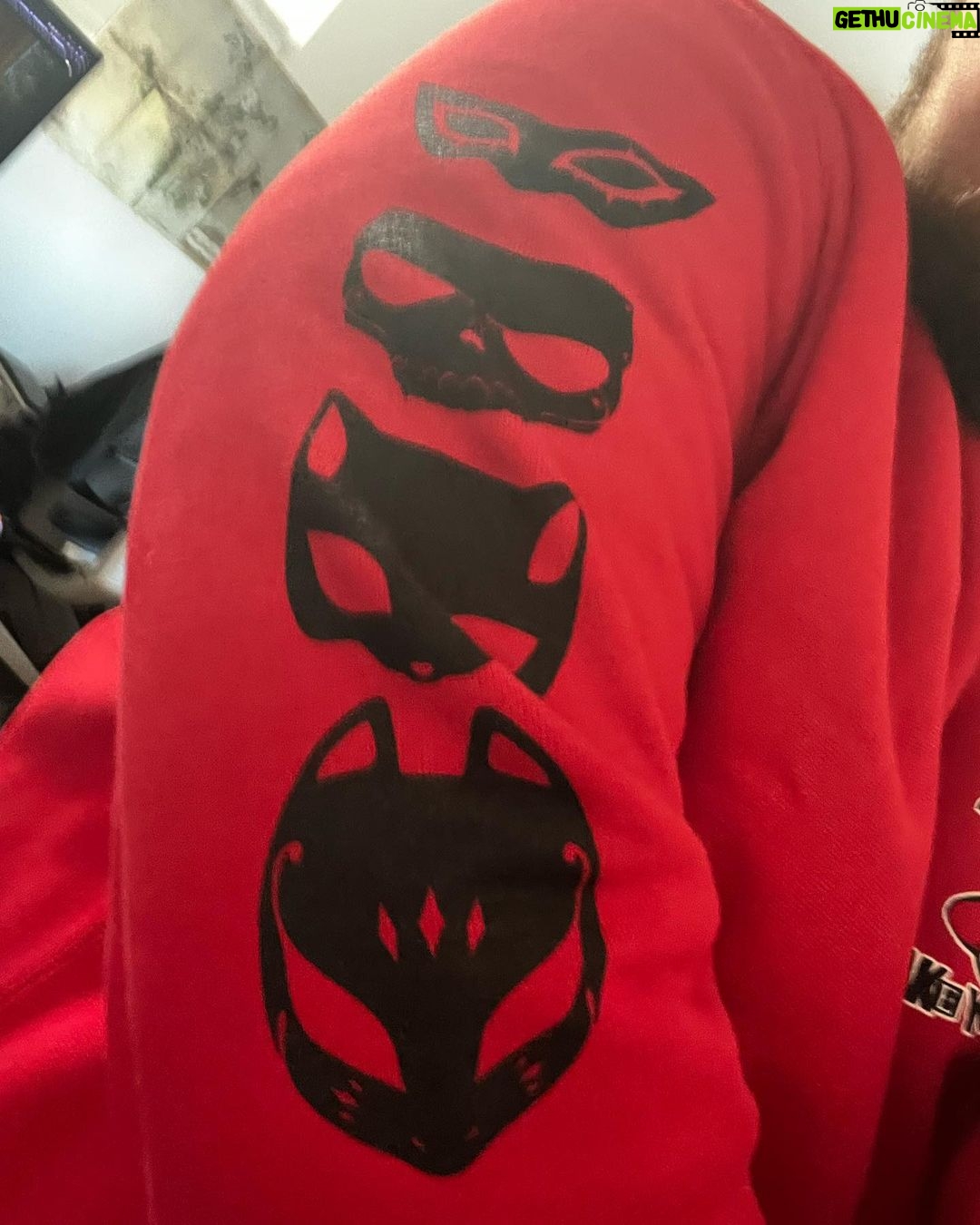 Alejandro Saab - 3.7K Likes - GOT THIS AWESOME CLOTHES FROM @stierapparel THEY FIT SO GOOD!!
#persona #persona5