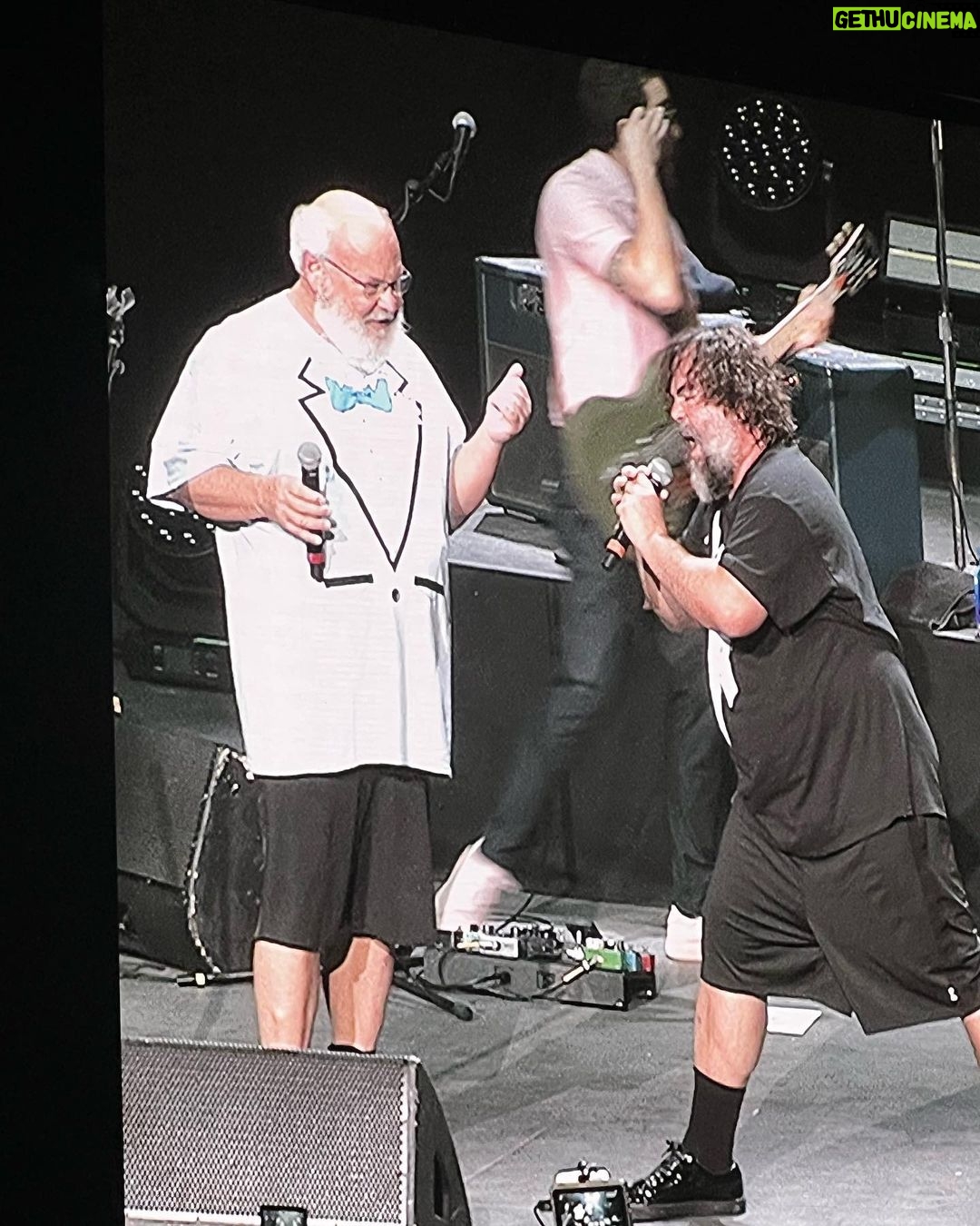 Alejandro Saab - 3.8K Likes - HAPPY NEW YEAR!! Just got out of watching @tenaciousd with @haybalevoice!! This has definitely been one of my favorite ways to have spending to date!!
Now someway somehow… I really wanna meet @jackblack and @theactualkylegass… SOMEHOW. It’ll happen… I hope 🥺
Happy 2023 y’all 🤘