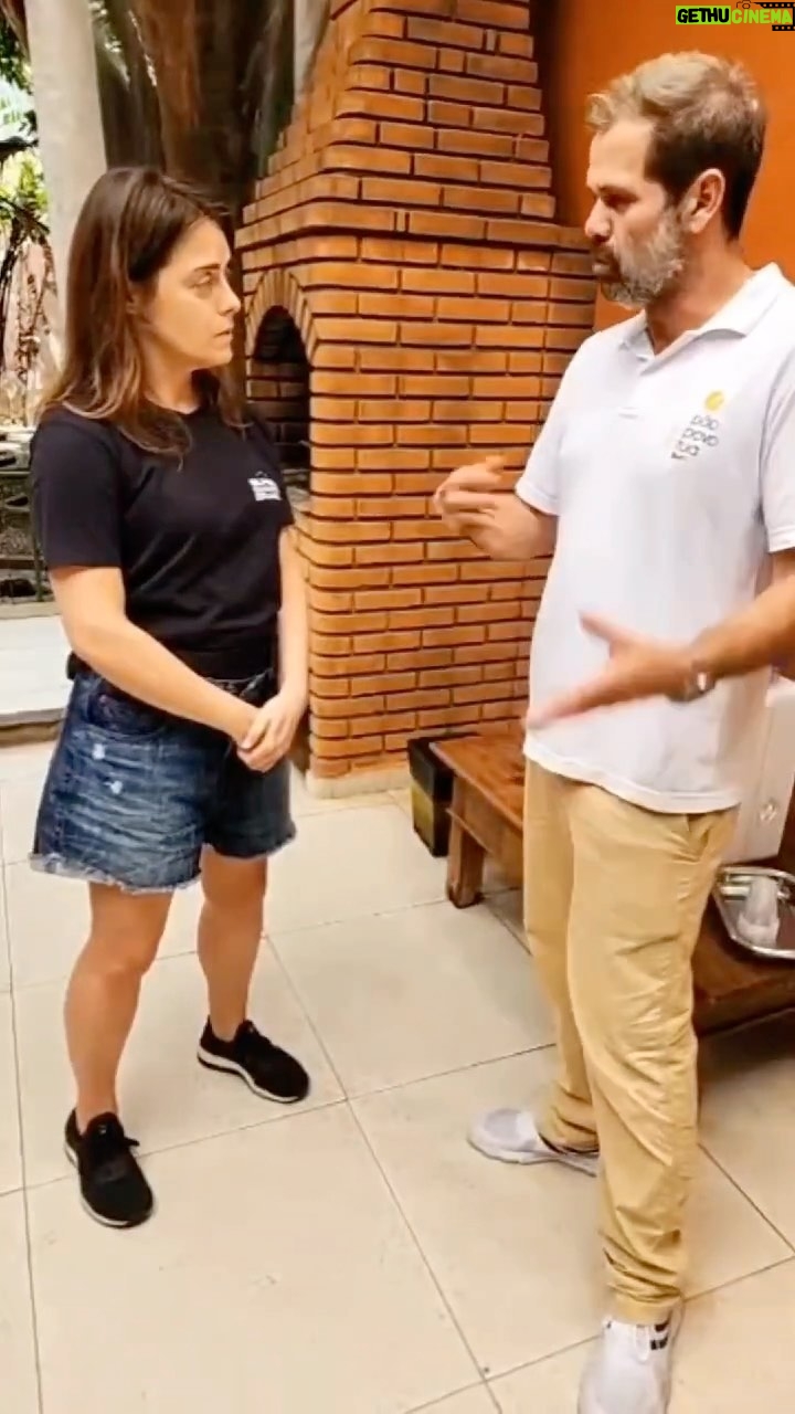 Alessandra Maestrini Instagram - Conheça o Mendes e sua trajetória de parceria com o @paodopovodarua . Uma história de superação pra lá de inspiradora... Uma história de humanidade em ação... 1 história como tantas outras, do resgate à independência e à multiplicação do amor recebido... Quer participar dessa revolução? Faça um PIX: doe@paodopovodarua.com.br Feliz Dia de Ação de Graças! Bom Retiro - São Paulo