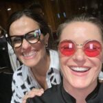 Alessandra Maestrini Instagram - Os produtores de @kafkabonecaviajante (@felipeheraclitolima , @maryangelccm e @amandinhacmenezes ) realizaram ontem um showzaço dirigido por @joaofonsek1 no @rosewoodsaopaulo . Quando eu soube que se reuniriam num mesmo palco para homenagear @ritalee_oficial @zeliaduncan @fernandaabreureal @ceu @orqimperial Mel Lisboa (como Rita Lee) e @linikeroficial (que eu não consegui filmar pq já estava dançando loucamente na pista), mexi meus pauzinhos e dei meu jeito de conferir esse evento exclusivíssimo. Que festa! Todo mundo se levantou, cantou, dançou... Arrasta pro lado e vê nossos estado no início da madrugada😂 "Baila Comigo, Rita Lee" segue sua turné vip do vip para Salvador e Bahia. Quem puder ir, #sóvai! Rosewood São Paulo