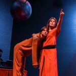 Alessandra Maestrini Instagram - Sextou num grau! 🦋 @kafkabonecaviajante De sexta a domingo No @teatro_villalobos 🔗🎫 Link para ingressos na bio! 📷 @jessica__christina Shopping VillaLobos