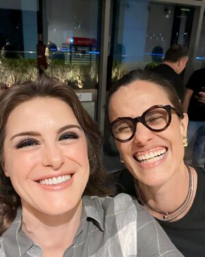 Alessandra Maestrini Instagram - E fechamos com chave de ouro! Quanta gente incrível na platéia!

Obrigada @kafkabonecaviajante por nos proporcionar tantos encontros sublimes! 💞