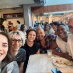 Alessandra Maestrini Instagram - Brunch de domingo com amigos de "Há quanto tempo! Me sinto em casa com você!", amigo de sempre, amigo novo que veio pra ficar e reencontro com uma de minhas maiores influências, com direito a elogios que a gente guarda na caixa de jóias! Le Jazz Boulangerie