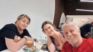 Alessandra Maestrini Instagram - Almoço de sábado nas melhores companhias...

Cada um se achou mais gato em uma das fotos. Então postei as três! 🤣❤️❤️❤️